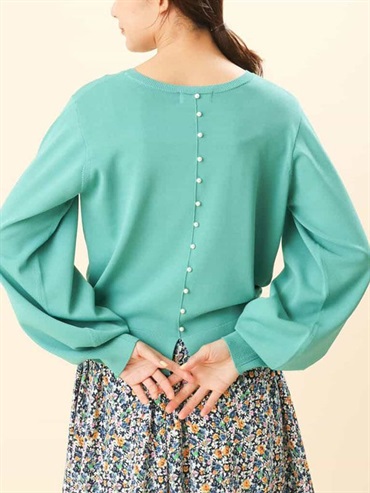 後背珍珠釦設計針織衫