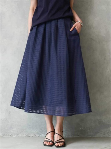 透膚格紋緹花喇叭裙