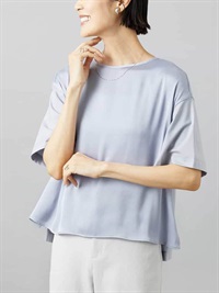 緞面拼接設計上衣