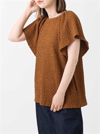 打褶荷葉袖上衣