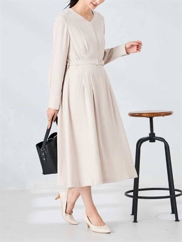 腰部摺線洋裝