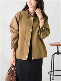 立領短版外套