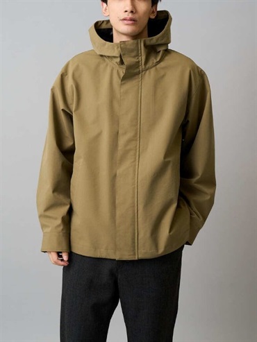 機能款登山風外套