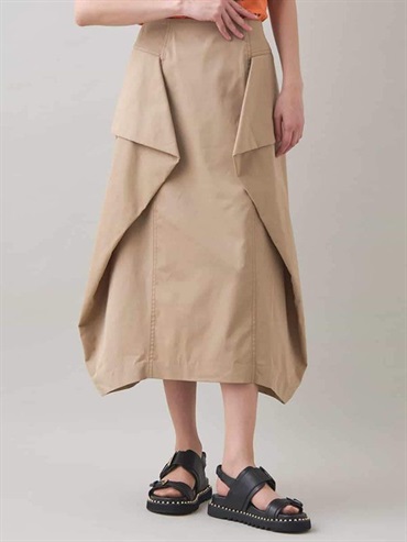 立體摺設計喇叭裙