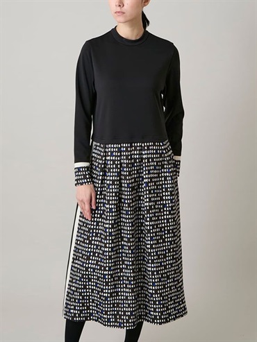 小圓點拼接印花拼接洋裝